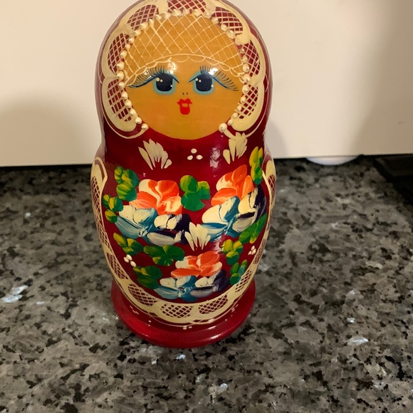 Russian nesting dolls - Picture 1 of 5